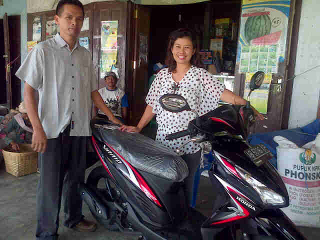 Penyerahan Honda Vario Toko Sri Lombok KulonProgo DIY (Hadiah Paket KIYO) Terima Kasih MB Maju Terus